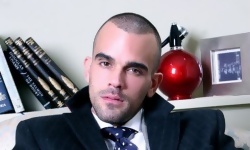 Damien Crosse In Glove Love