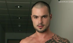 L’Homme dans L’Ombre