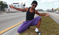 Thug Tricks Out A Straight Guy