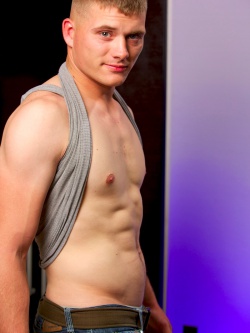 Meet Hot Farmboy Troy
