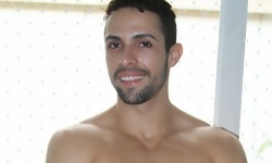 Matheus Wilhans solo with toys