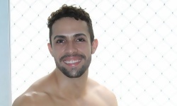 Matheus Wilhans solo with toys
