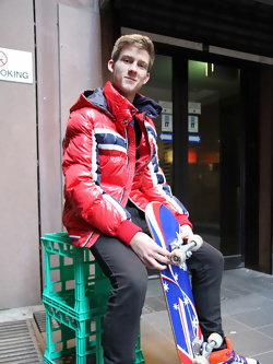Hung Aussie Olly Daniels