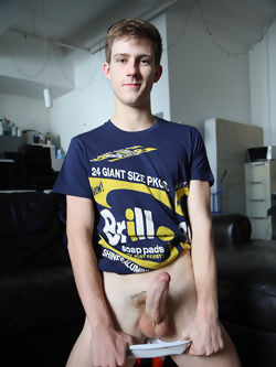 Hung Aussie Olly Daniels
