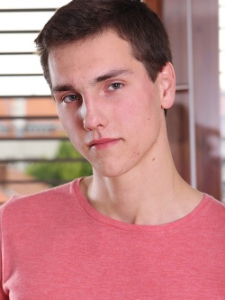 Andrew Momo