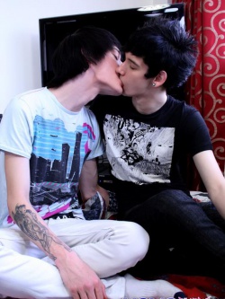 Kyle Wilkinson Fucks Lewis Romeo