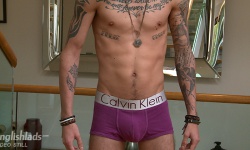 Damian Olsen Gets Nekkid