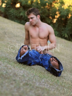 Fratmen Str8Feet