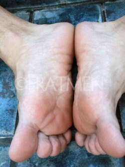 Fratmen Str8Feet