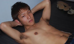 Makoto Tugs and Winks