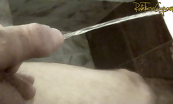 Logan Pissing