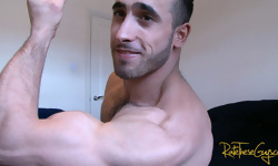 Paulo Posing