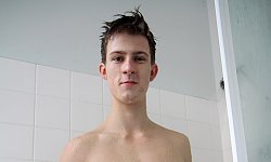 Olly Daniels Soaps Up His Fat Cock